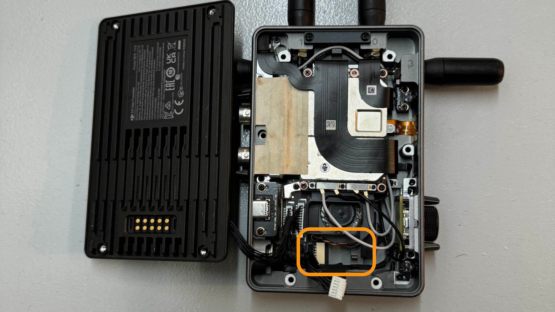 Disconnect Lemo Power Connector